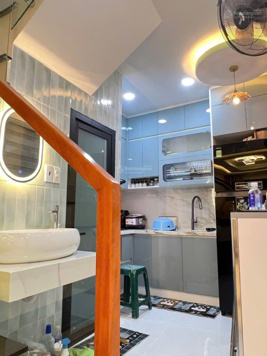 Bán gấp nhà 2 tầng lầu + lửng tại đường Phan Tây Hồ, giá: 2 tỷ 4 DT: 36m2 ngay Phú Nhuận