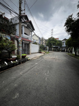 Lê Văn Việt, TNPA, Q9, lô góc 2 MT, 212m2, đường xe tải tránh, hiếm nhà bán