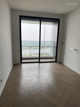 Cần bán căn 2 PN 74 m2, view sông tại Lumiere Riverside, Quận 2, giá 9 tỷ 300 bao hết
