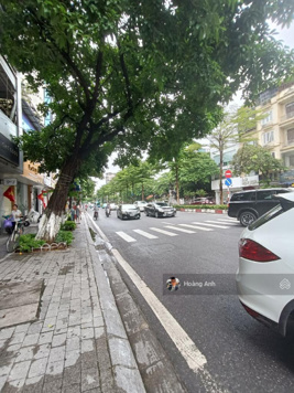 Bán nhà mặt phố Kim Mã, Ba Đình. Chỉ 19.2tỷ, vị trí kinh doanh đẹp nhất phố, mặt tiền rộng thoáng