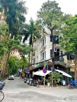 Chính chủ bán căn lô góc 3 mặt tiền KD tại ngõ 208 Trần Cung. Phân lô vỉa hè, ô tô tránh, 5 tầng