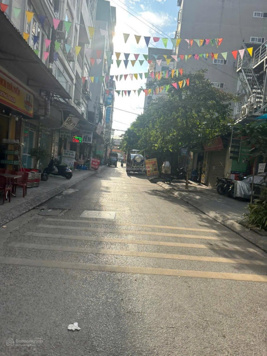 Bán nhà lô góc Phạm Văn Đồng, 2 mặt tiền thoáng vĩnh viễn, ô tô tránh, ô tô đỗ cửa ngày đêm