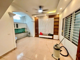 CC gửi bán nhà ngõ Đội Cấn, DT 36m2 5T,3PN, full NT,150m ra đường chính. SĐCC, giá 6.9tỷ có gia lộc