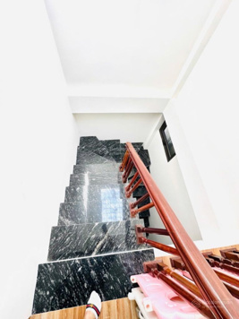 Bán gấp nhà mới ngõ to, Lạc Long Quân, cách 25m ra đường 4 ô tô, 53m2, giá siêu tốt 11,95 tỷ