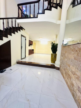 Bán nhanh nhà Giáp Bát - 20m ra ô tô tránh - dân xây - nhà đẹp ở sướng - hiếm nhà bán