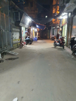 Hiếm! Bán nhà Định Công Thượng - Hoàng Mai, DT đẹp, 4tầng, mặt tiền rộng, gần phố, giá 160 triệu/m2