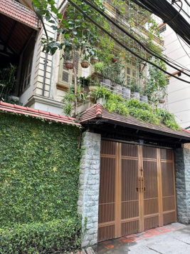 Em bán siêu biệt thự! View hồ phố Ngọc Hà. Tặng đồ cổ giá trị. Đẳng cấp đại gia. Chủ rất mót