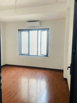 Chỉ nhỉnh 8 tỷ xíu sở hữu ngay căn nhà 3 tầng 1 tum (S=44,8m2) tại phố Ngô Thì Nhậm, sẵn sổ.