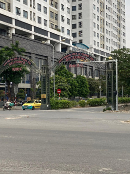 Chủ nhà cần tiền bán gấp nhà Dương Nội, gần Aeon Mall Hà Đông, khu C Gleximco, diện tích 43m2.