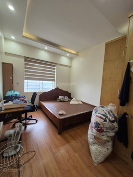 Bán gấp CH 70.4m2 - bc Đông Nam - tầng trung tại cc Nam Xa La kđt Xa La, Hà Đông - giá 3.35 tỷ