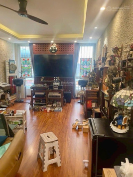 Bán nhà phố Lạc Trung - Phân lô cán bộ - Ô tô tránh nhau - 70m2 - 4PN. Giá: 20,5 tỷ. LH: 0779 548 866