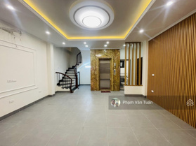 Hiếm! Nhà cực đẹp 40m2x6T thang máy, hai thoáng. Cạnh trường Chu Văn An phố Ngọc Hà, Hoàng Hoa Thám