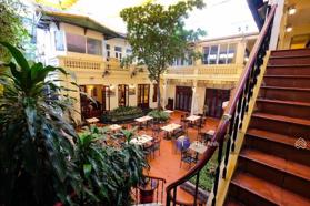 Mặt tiền 20m mặt phố Nguyễn Du, diện tích 299m2 x 4 tầng, thông sàn, mọi mô hình, 345 triệu/tháng