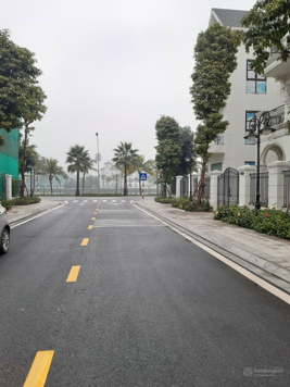 Bán BT song lập 192m2 xây thô hướng Đông Nam bên Hồ Vinhomes The Harmony liên hệ 0903 257 966