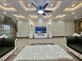 Bán nhà ngõ ô tô phố Bồ Đề 73 m2, 7 tầng, mặt tiền 6.7m, dài 12 m, 17.9 tỷ