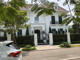 Bán lô góc Bằng Lăng 09-01, khu vip 501m2, đất vuông, xây thô 120 tỷ, view sông đẹp nhất Vinhomes