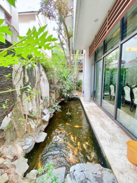 Siêu biệt thự KĐT Mới Dịch Vọng, cạnh CV Cầu Giấy. DT 268m2, MT16m. Giá chỉ 275tr/m2 LH: 0911 717 886