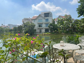 Bán gấp BT Hoa Sữa 03 - 12 hướng ĐN 200.2m2 đất, xây dựng 526.8m2 view thoáng đẹp hồ rộng giá 52tỷ