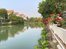 Bán BT Hoa Lan 01 - 35 hướng TB, diện tích 275m2 xây dựng 456m2 view thẳng Almax sông rộng, 63.5 tỷ