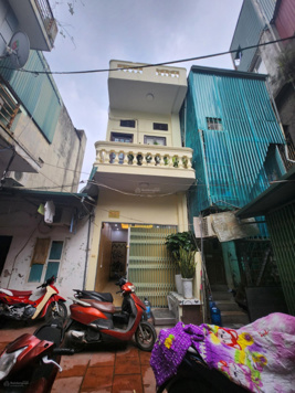 Cho thuê văn phòng tầng 2 tại địa chỉ 161B Đại La, giao thông vô cùng thuận tiện, giá rẻ