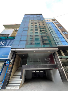 Cho thuê nhà phân lô phố Láng Hạ, 80m2 x 6T có thang máy thông sàn ô tô đỗ cửa nhà mới đẹp. 35tr