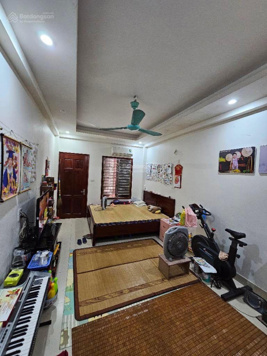 Chính chủ cần bán gấp nhà mặt phố Ngô Gia Tự DT 119m2, 3 tầng, vị trí kinh doanh