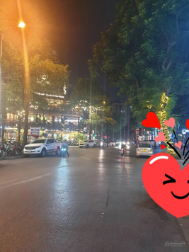 Căn LK đẹp xuất sắc. 88m2, 5T, MT 5.1m. Tọa lạc tại KĐT đẳng cấp của Q. Cầu Giấy. Nơi ở siêu VIP