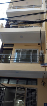 Cho thuê nhà ngõ 83 Ngọc Hồi Trần Thủ Độ 51 m2 mặt tiền 4.5 m 5 tầng ô tô vào 18 triệu/tháng