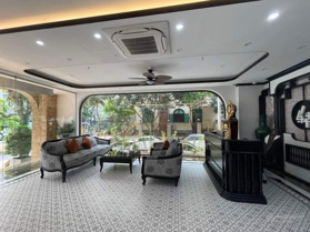 Bán nhà mặt phố Nguyễn Văn Huyên, Cầu Giấy. DT sổ 65m2 x 8T, MT 4,6m. Thang máy, có hầm, thông sàn