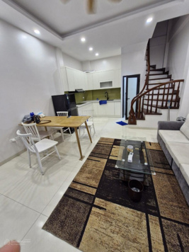 Cho thuê nhà 4 tầng hiện đại Lê Duẩn - Hai bà Trưng, full nội thất gần công viên Thống Nhất, 13 tr