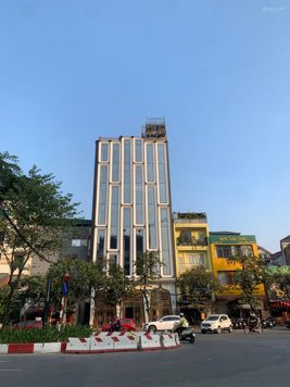 Cho thuê MBKD phố Khúc Thừa Dụ diện tích 150m2 mặt tiền 7m, sạch sẽ chỗ đỗ xe thoải mái