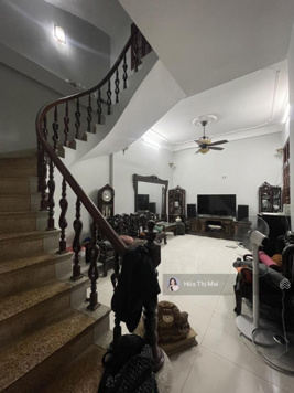 15.9tỷ bán nhà Kim Ngưu 62m 5tầng mt12m. Phân lô oto vòng quanh, nhà đẹp ở ngay, vượng khí