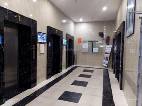 Bán cắt lỗ 146m2 tòa chung cư CT2 Văn Khê, có 3 phòng ngủ, giá 5.3 tỷ, có nội thất
