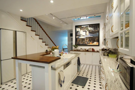 Bán nhà phố Ecopark 80m2, đã hoàn thiện, gần công viên, giá 16.5 tỷ, LH 0989 139 590