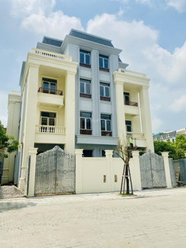 Bán căn biệt thự ở dự án Light Square nằm ở mặt đường Lý Bôn TP Thái Bình, DT 287m2