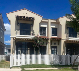 Biệt thự song lập 8x20m đối diện clubhouse giá chỉ 4,3 tỷ bao thuế phí, hướng Đông Nam. 0909 750 300