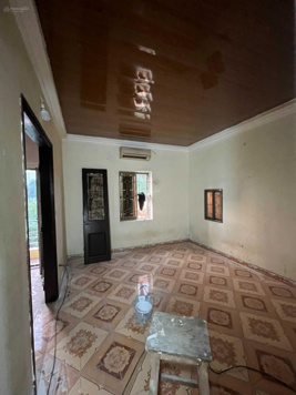 Cho thuê nhà riêng Tố Hữu, Trung Văn 70 m2 x 3 tầng, oto đỗ cửa, sơn sửa sạch đẹp