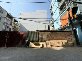 CC gửi bán lô đất 99m2, MT 6m nở hậu, ôtô tránh đường Xuân Đỉnh, BTL. SĐCC, giá 250tr/m2 có TL