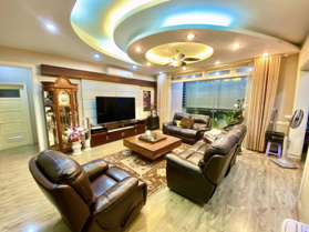 (Căn góc, mặt ngõ, ô tô, mặt tiền rộng 5m) Bán nhà Nguyễn Chí Thanh, Đống Đa, 52m2 5T