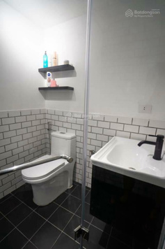 Bán nhà phố Nguyên Hồng hơn 30 tỷ 88m2 mặt tiền 7m xây 7 tầng thang máy ngõ 2 ô tô cho thuê 80tr/th