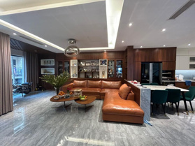 Siêu mẫu Chùa Láng, lô góc 3 mặt ngõ ô tô, kinh doanh, gara, nội thất xịn, mặt tiền 8m, 125m2*5T