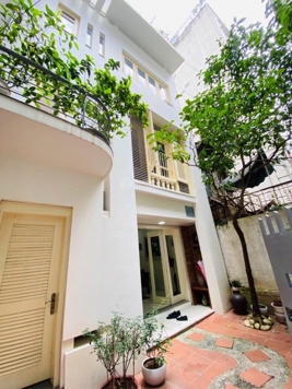 Biệt thự - phân lô - kinh doanh văn phòng - ôtô đỗ cửa - sát hồ - trung tâm Hai Bà Trưng - tiện ích