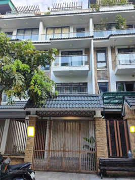 Bán nhà phố Trương Định, Hai Bà Trưng, phân lô, ô tô tránh 5 tầng 94m2 giá 29 tỷ LH 0983 320 949