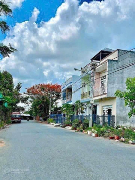 Bán gấp lô đất chính chủ sổ sẵn ngay Trường Đại Học Đồng Tháp, Cao Lãnh, dt 100m2, SHR