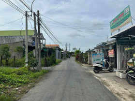 Bán gấp lô đất MT đường Nguyễn Văn Cung DT 100m2 giá 700tr trong khu dân cư Trường An, SHR, thổ cư