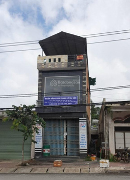 Bán gấp nhà mặt phố đường Hùng Vương, giá tốt nhất chỉ 1,729 tỷ VND