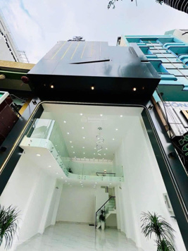 Hạ chào gấp 1 tỷ MTKD sầm uất Nguyễn Thái Bình, Tân Bình - Ngang 6x11, nở hậu tài lộc - Giá 17 tỷ