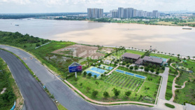 Nhà phố Izumi City 2 mặt tiền, còn có sân bên hông, Compound biệt lập an ninh 24/24