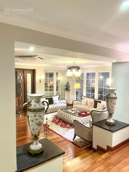 Biệt thự 8 tầng thang máy, view hồ. Đường ô tô tránh. Giá 65 tỷ