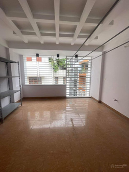 Nhanh mới kịp. Nhà lô góc, ô tô vào nhà phố Định Công Thượng 34m2 x 5T, MT 5m. Giá 6,7 tỷ